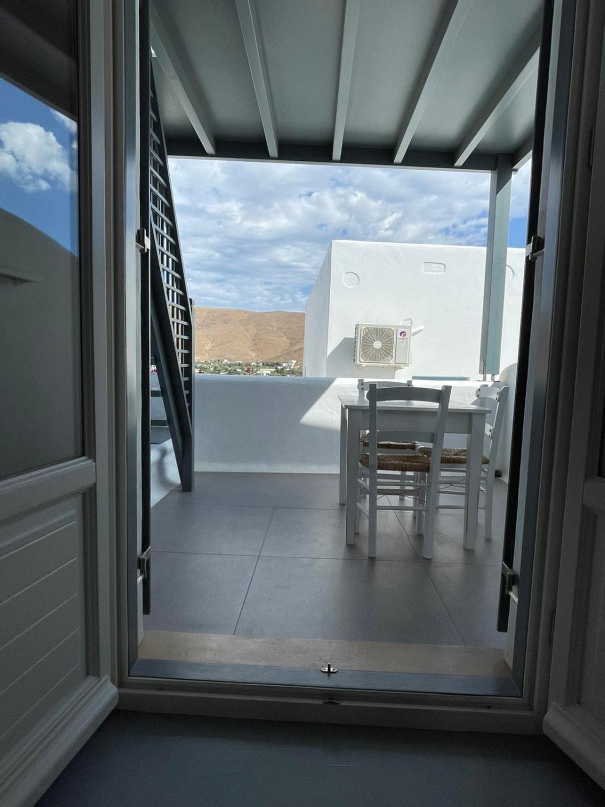 5 Traditional Suites Livadi  Exterior foto