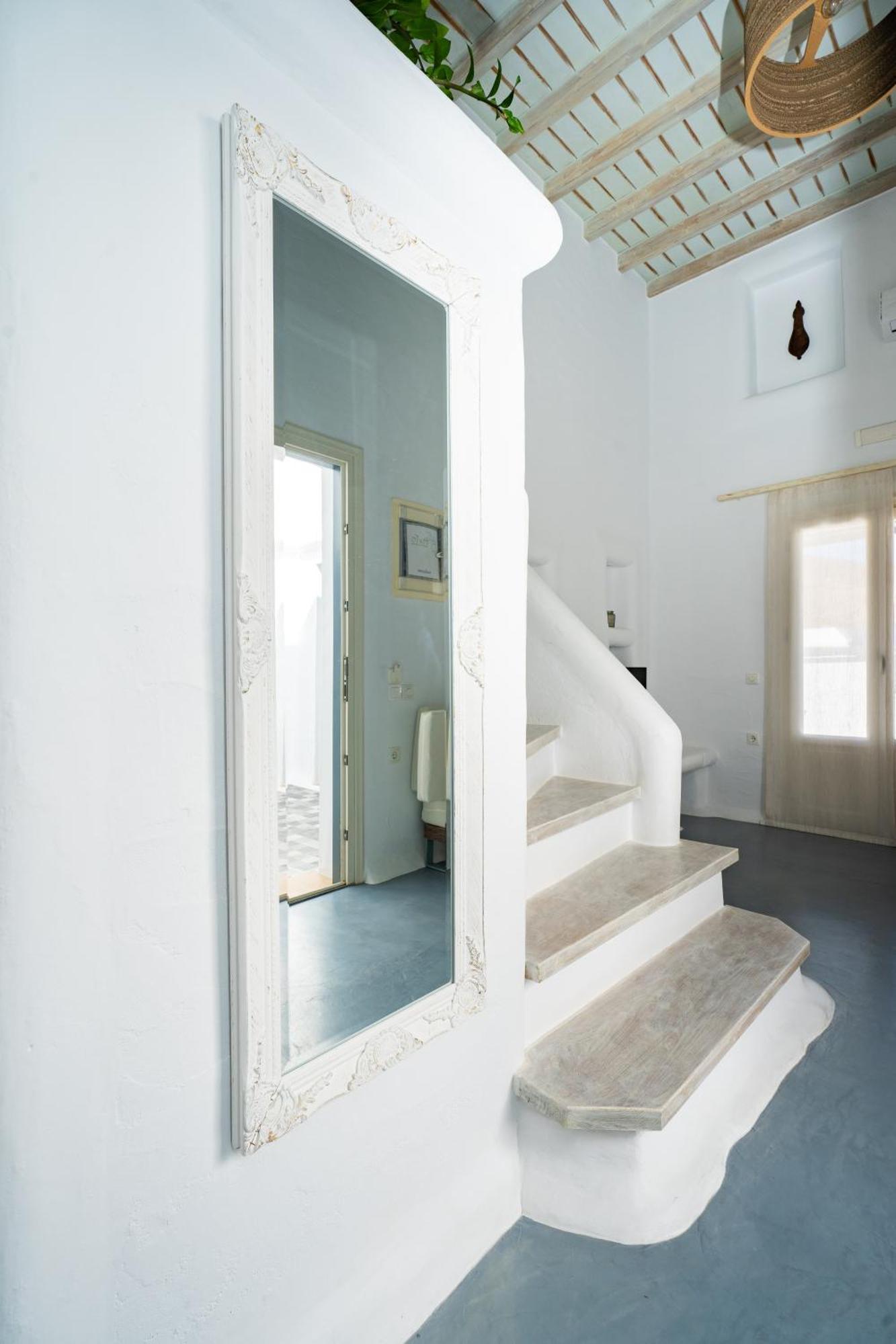 5 Traditional Suites Livadi  Exterior foto